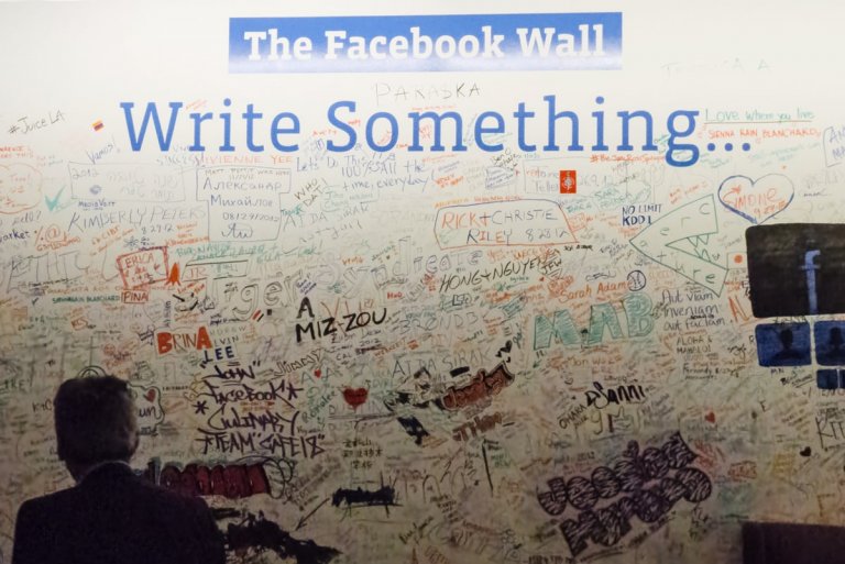 The Facebook Wall: eine Wand in der Facebook-Zentrale in Menlo Park, Kalifornien