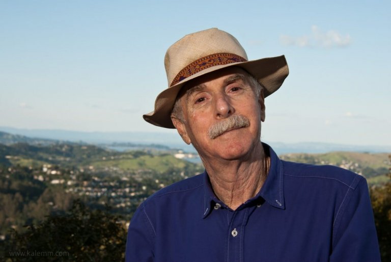 portrait photo of author Howard Rheingold over the hills of Mill Valley