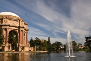 Scenic view of San Francisco’s Palace of Fine Arts with clouds and birds